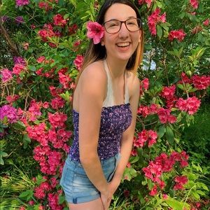 Meet your Posher, Caitlin